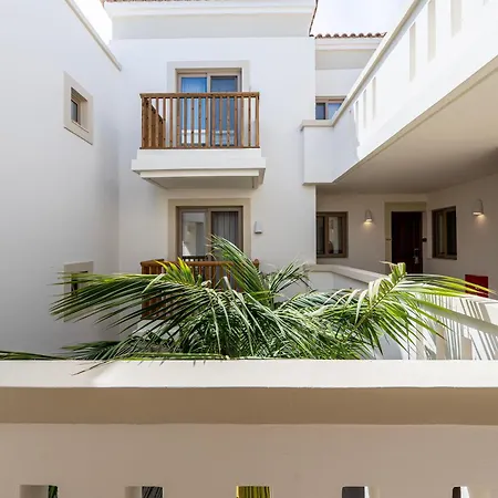 Aegean Lägenhetshotell 4*